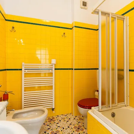 Capo Pino Tra Le Onde By Interhome בית נופש *