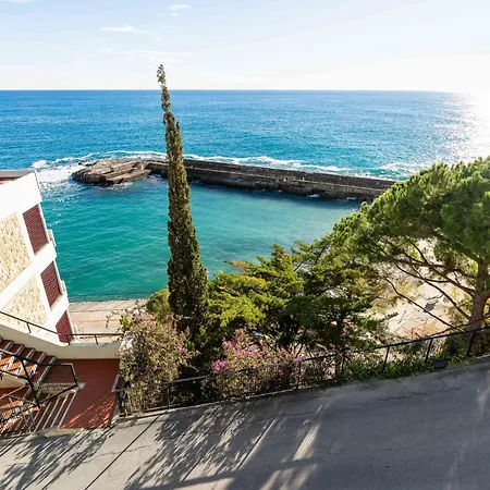 Capo Pino Tra Le Onde By Interhome בית נופש סנרמו